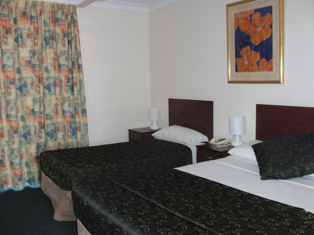 Monte Carlo Motor Inn Townsville Buitenkant foto